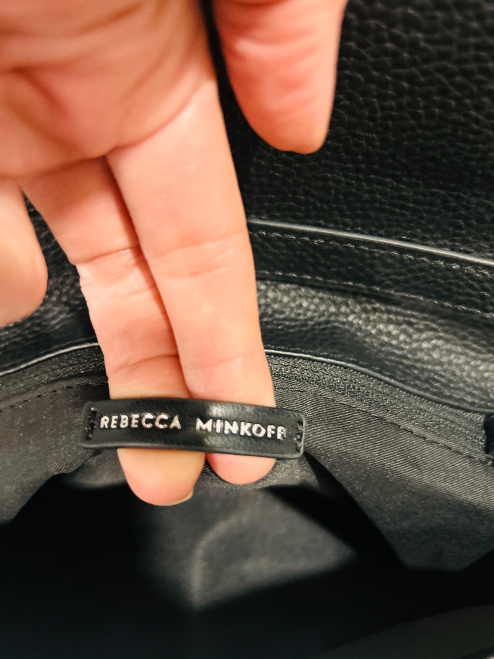 Rebecca Minkoff Black Pebbled Leather Crossbody with Gold Chain & Dust Bag New - Picture 8 of 9